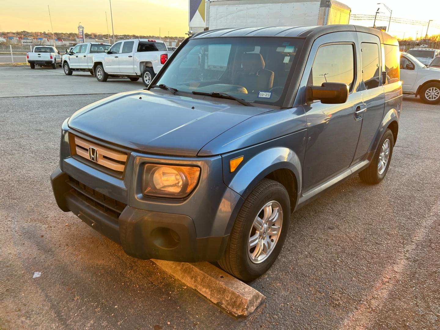 2008 Honda Element EX 2WD AT (5J6YH18788L) with an 2.4L L4 DOHC 16V engine, 5-Speed Automatic Overdrive transmission, located at 1687 Business 35 S, New Braunfels, TX, 78130, (830) 625-7159, 29.655487, -98.051491 - Photo#0